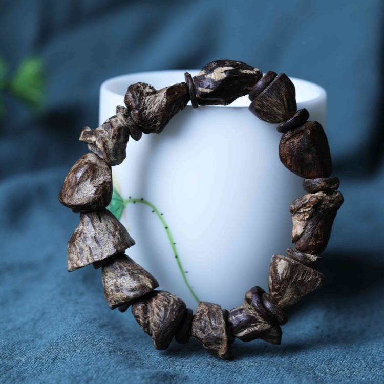 agarwood bracelet